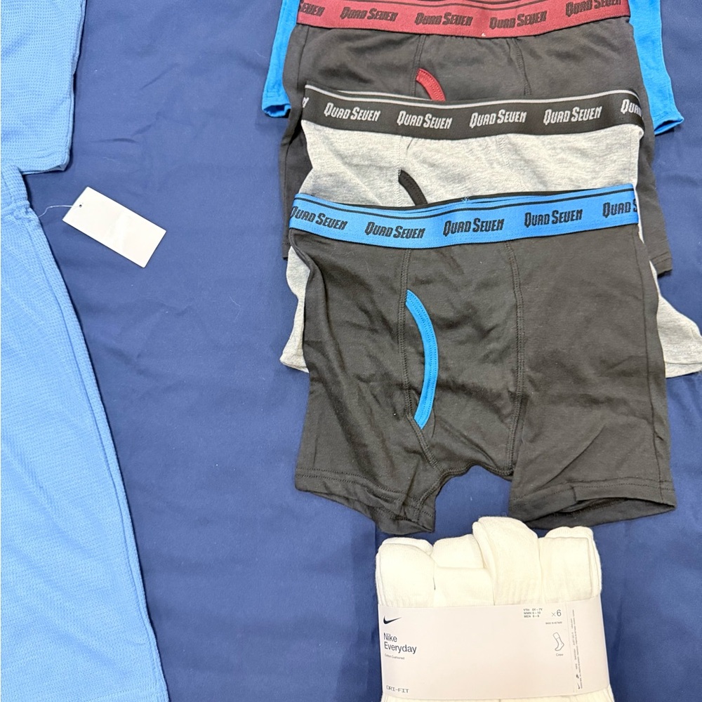 Boys clothing bundle - Picture 5 of 5